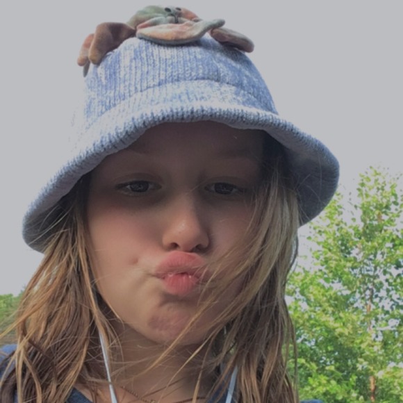 Meet your Posher, Mattea - Picture 1 of 1